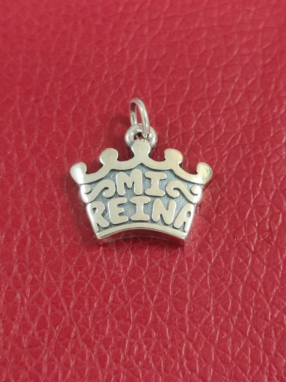 James Avery Sterling Silver Mi Reina Charm with box